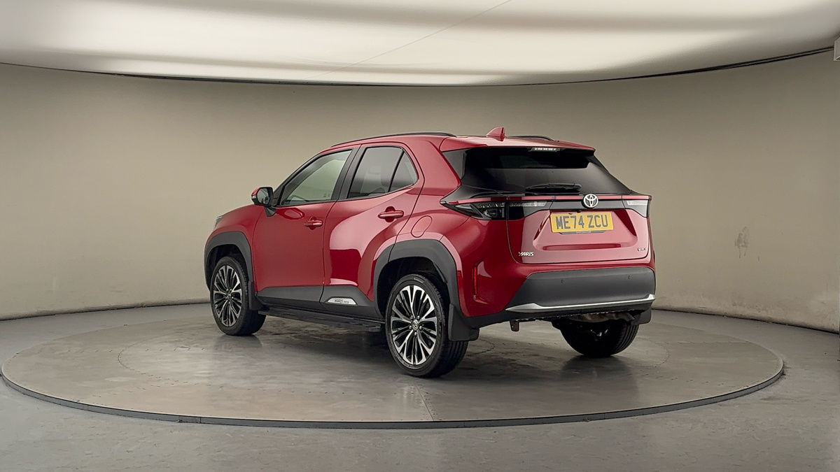 Used Toyota Yaris Cross 2024 for sale - 77277071: Photo 2