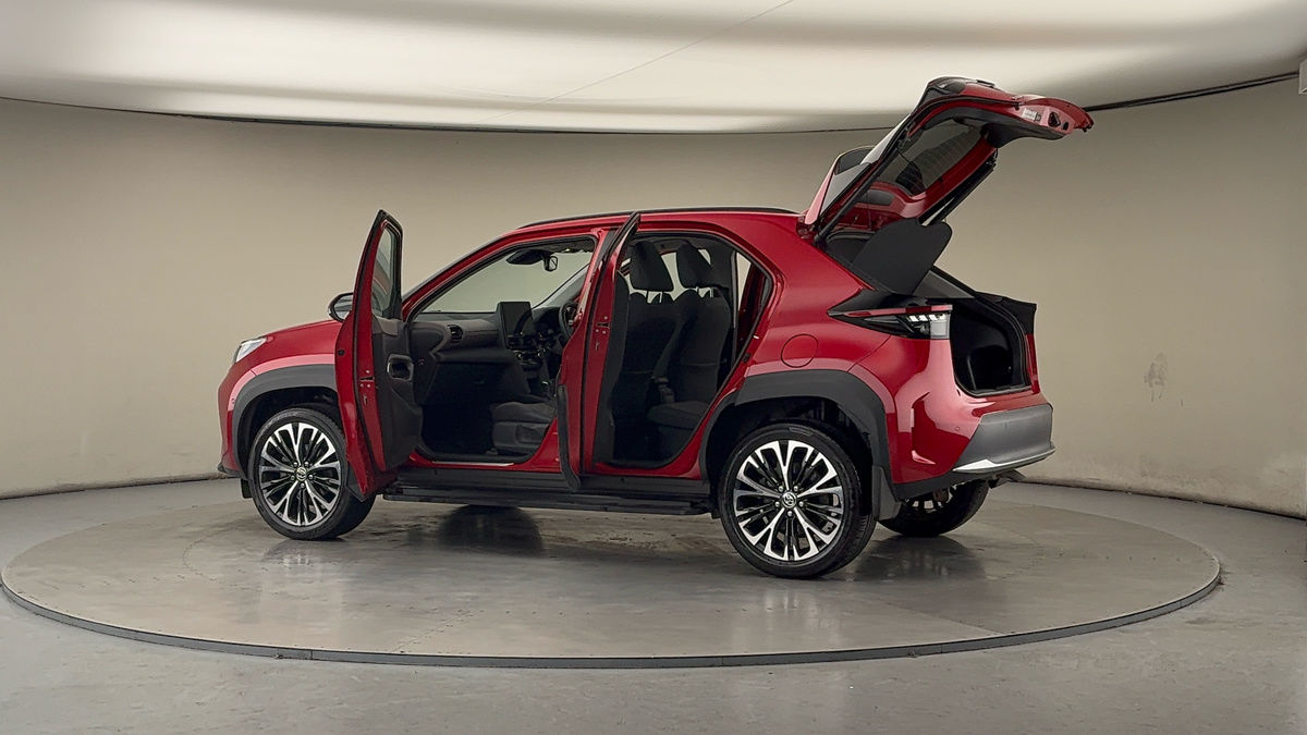 Used Toyota Yaris Cross 2024 for sale - 77277071: Photo 45