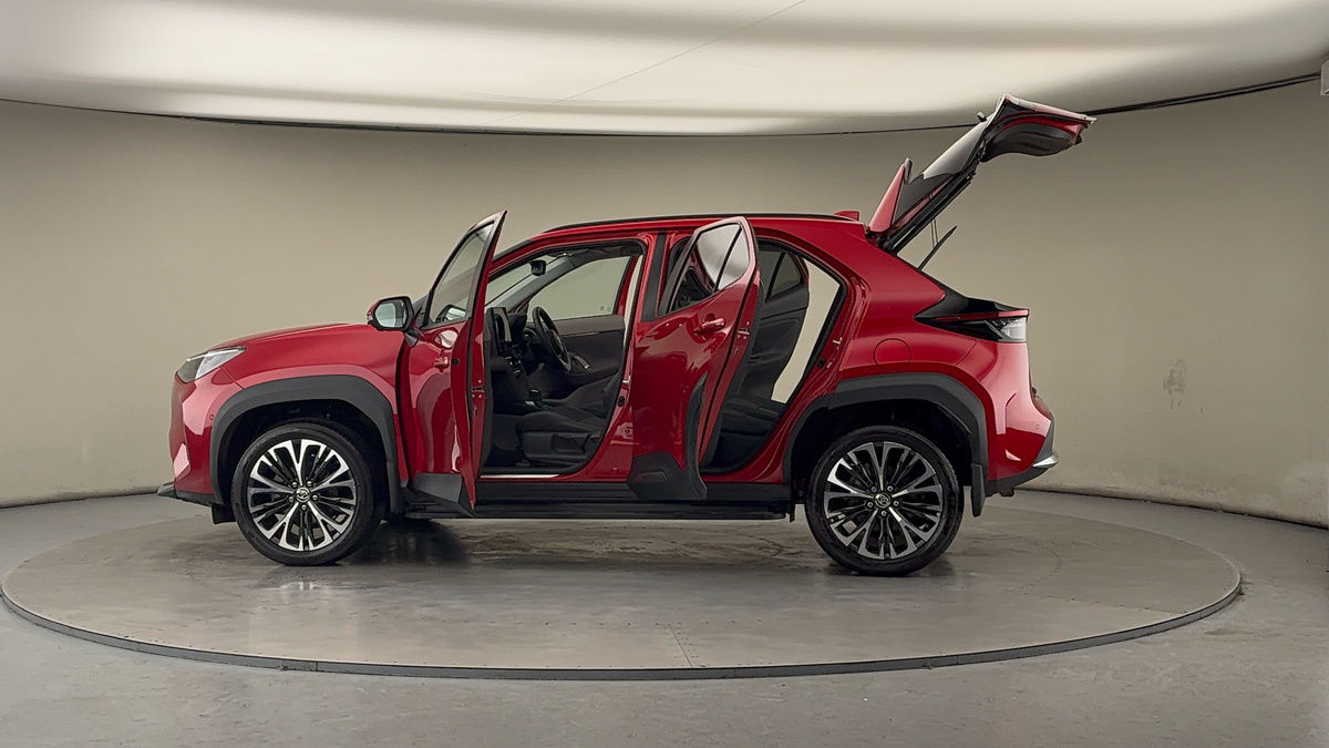 Used Toyota Yaris Cross 2024 for sale - 77277071: Photo 46