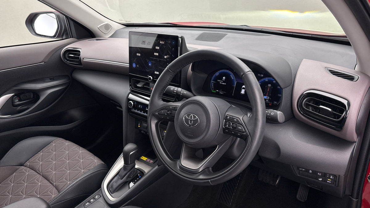 Used Toyota Yaris Cross 2024 for sale - 77277071: Photo 5