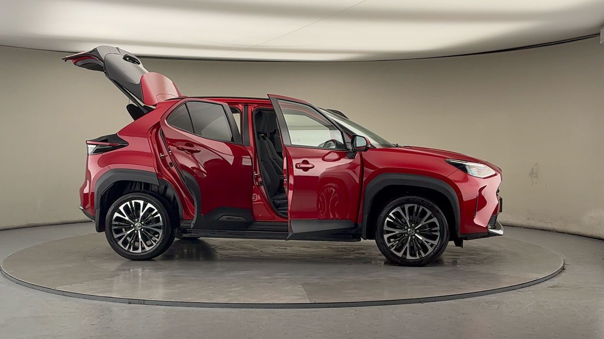 Used Toyota Yaris Cross 2024 for sale - 77277071: Photo 55