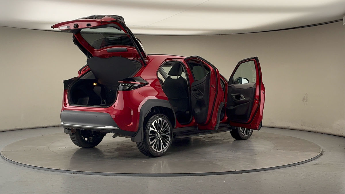 Used Toyota Yaris Cross 2024 for sale - 77277071: Photo 58