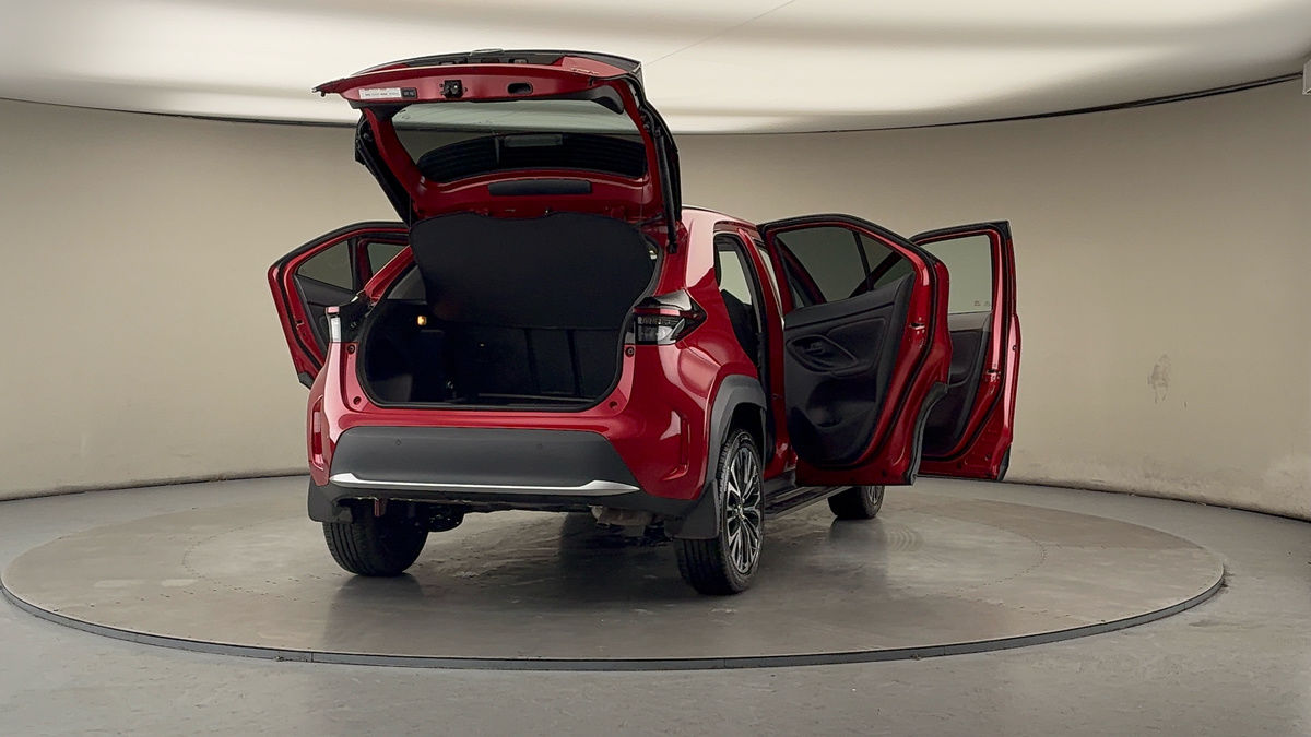 Used Toyota Yaris Cross 2024 for sale - 77277071: Photo 59