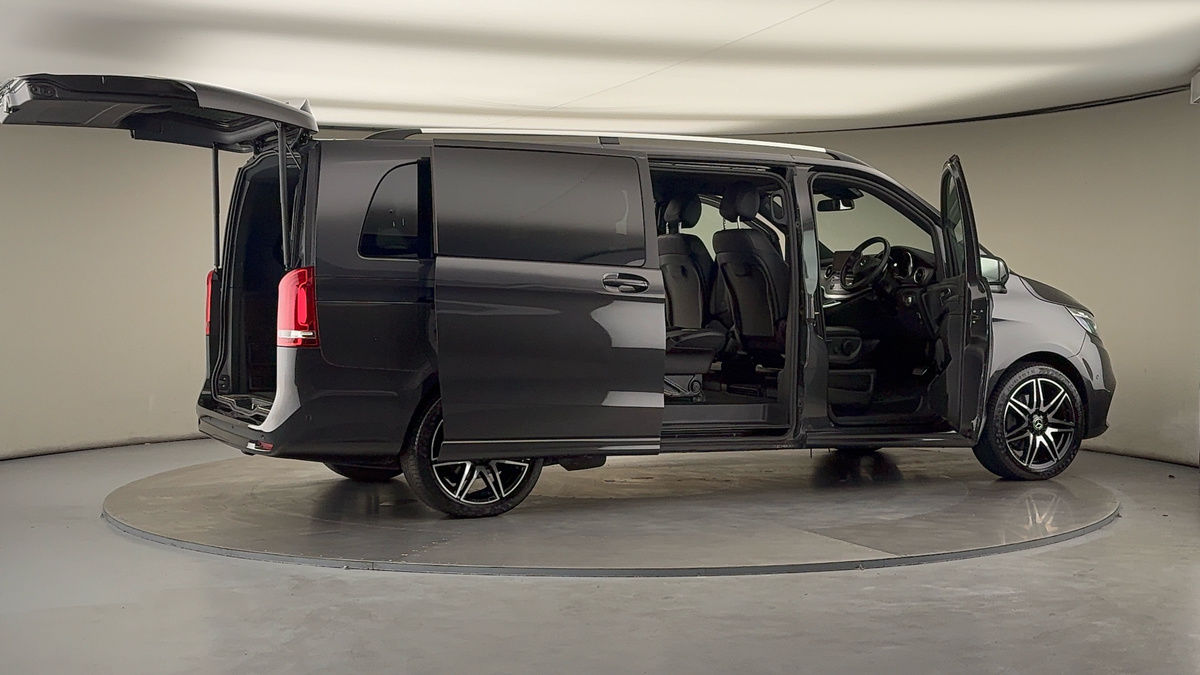 Used Mercedes-Benz V-Class 2023 for sale - 75999269: Photo 57