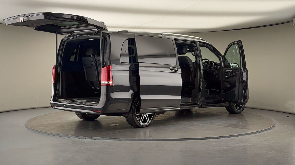 Used Mercedes-Benz V-Class 2023 for sale - 75999269: Photo 58