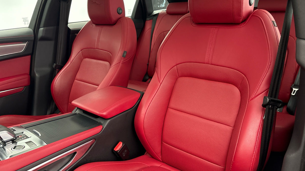 Used Jaguar F-Pace 2023 for sale - 76910825: Photo 7