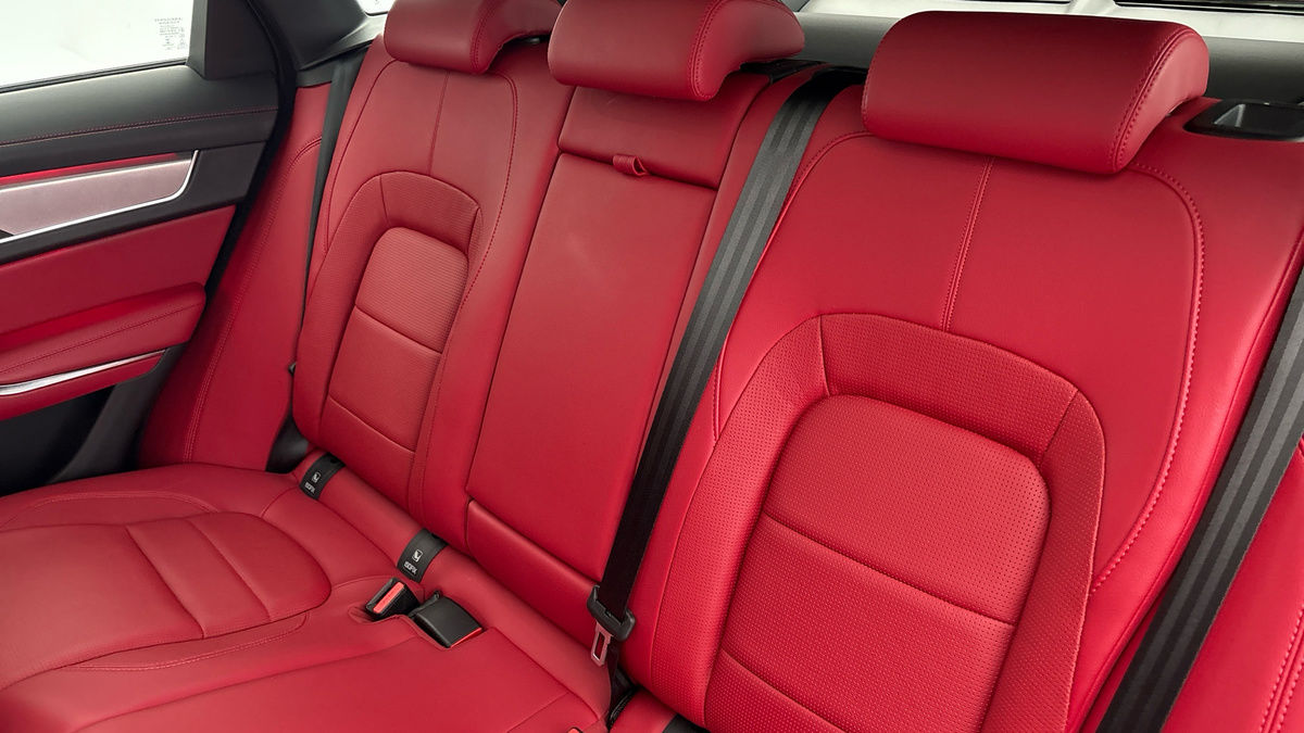 Used Jaguar F-Pace 2023 for sale - 76910825: Photo 8