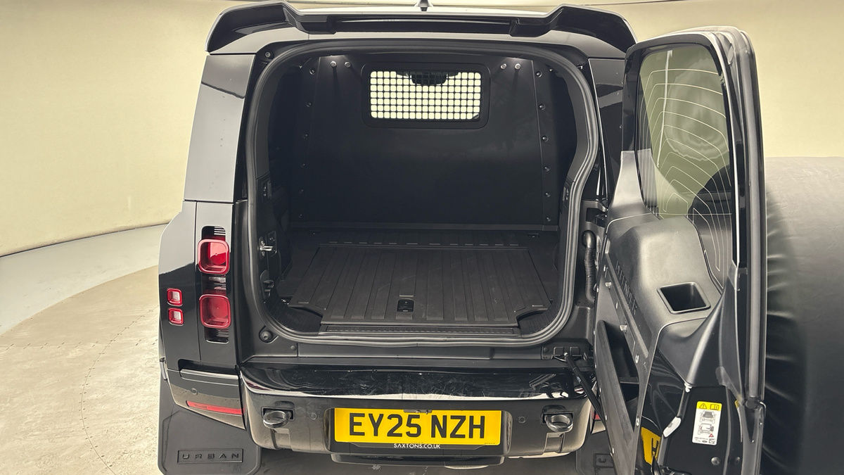 Used Land Rover Defender 2025 for sale - 77072915: Photo 11
