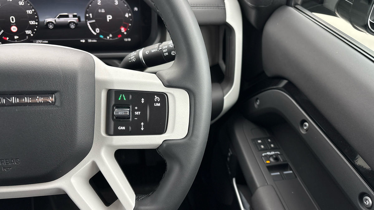 Used Land Rover Defender 2025 for sale - 77072915: Photo 14