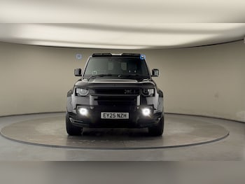 Used Land Rover Defender 2025 for sale - 77072915: Photo