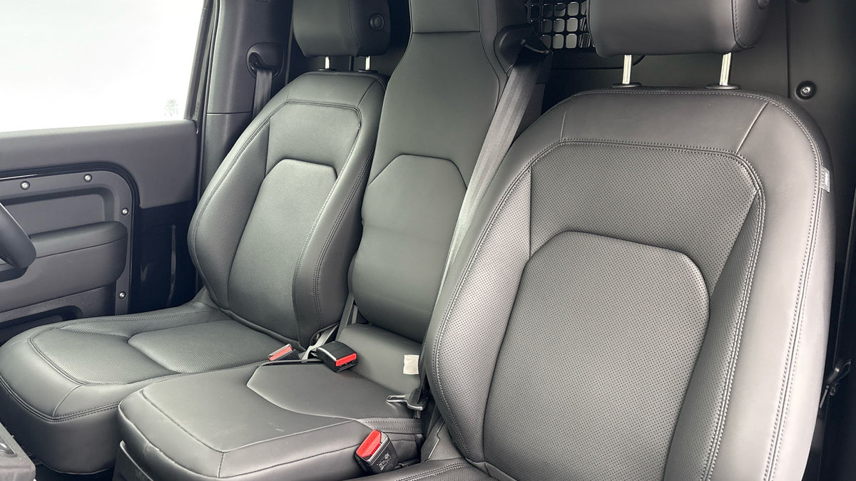 Used Land Rover Defender 2025 for sale - 77072915: Photo 7