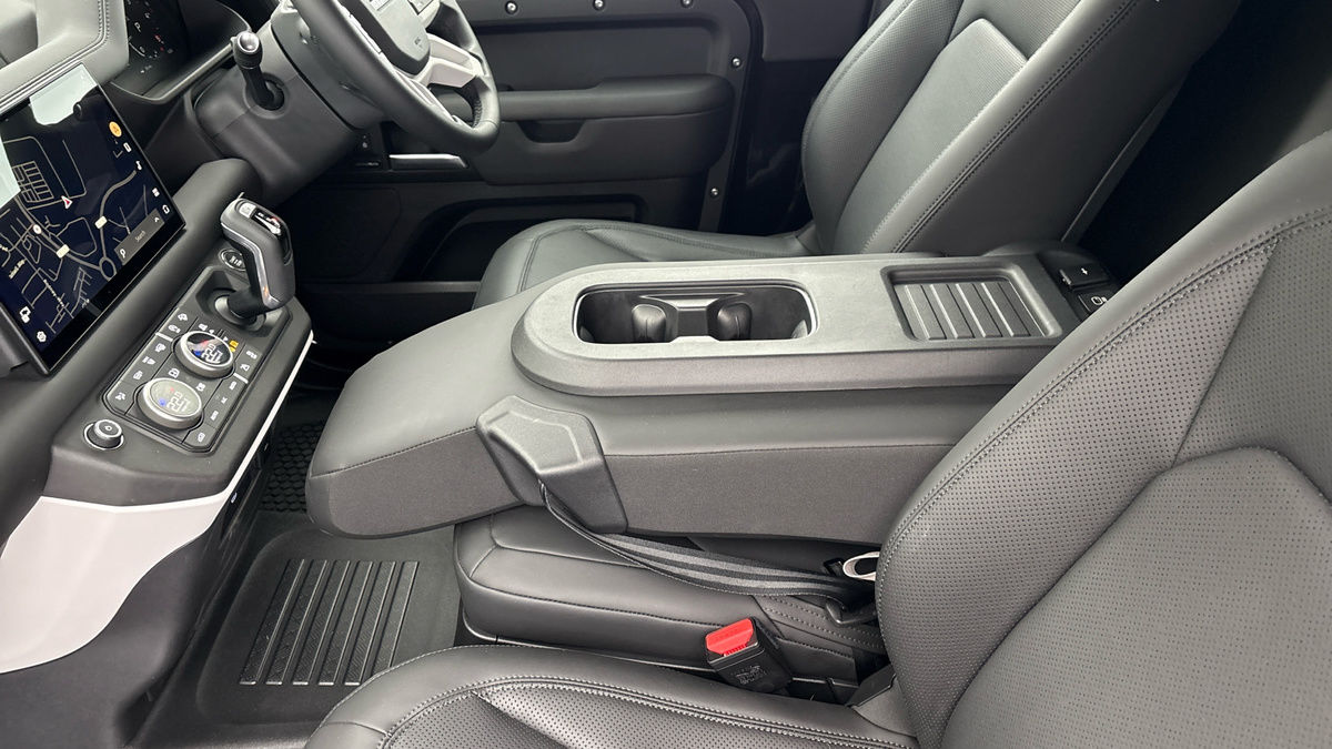 Used Land Rover Defender 2025 for sale - 77072915: Photo 9