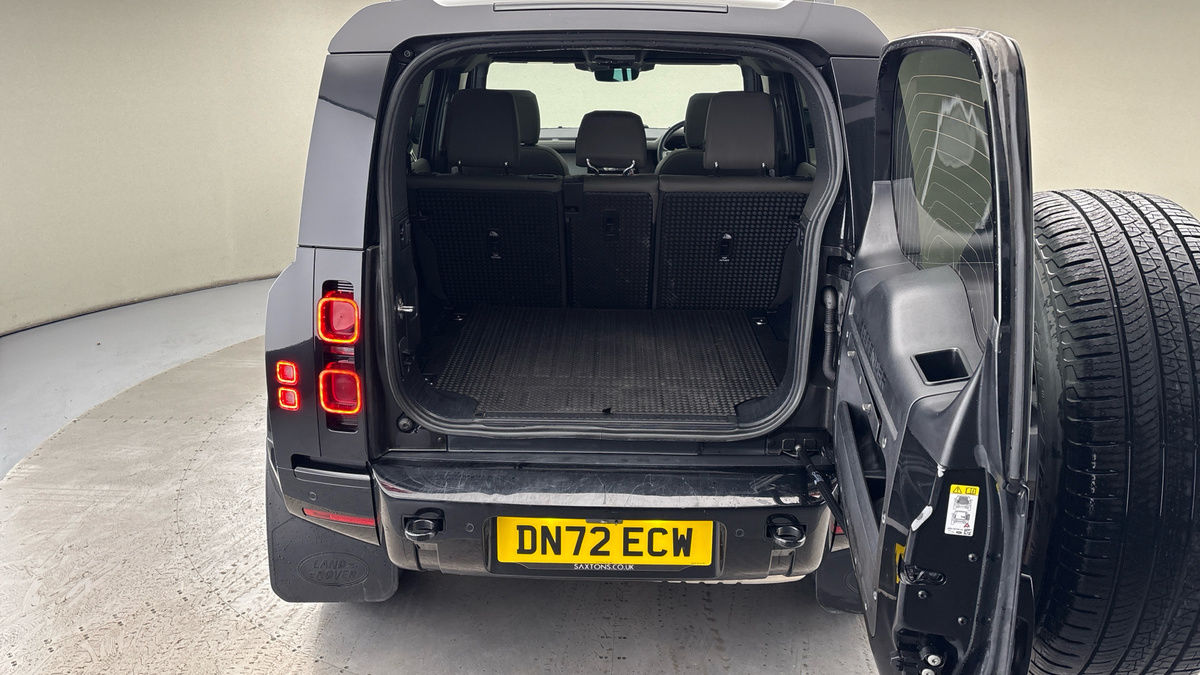 Used Land Rover Defender 110 2022 for sale - 77189041: Photo 11