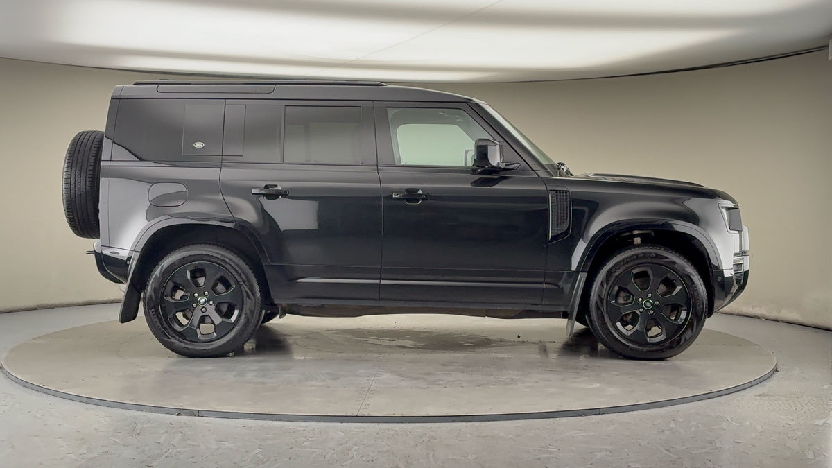 Used Land Rover Defender 110 2022 for sale - 77189041: Photo 16