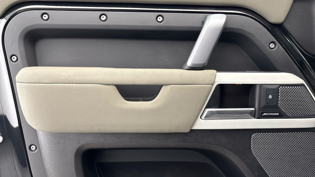 Used Land Rover Defender 110 2022 for sale - 77189041: Photo 19