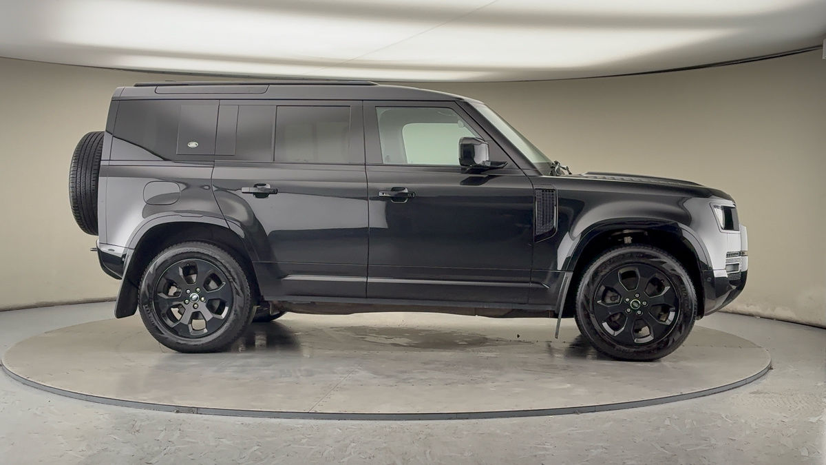 Used Land Rover Defender 110 2022 for sale - 77189041: Photo 37