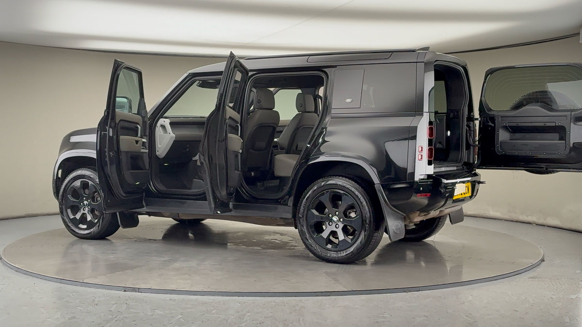 Used Land Rover Defender 110 2022 for sale - 77189041: Photo 46