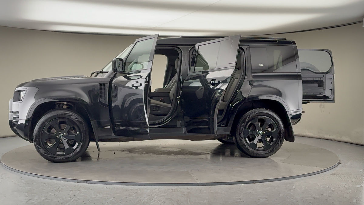 Used Land Rover Defender 110 2022 for sale - 77189041: Photo 48