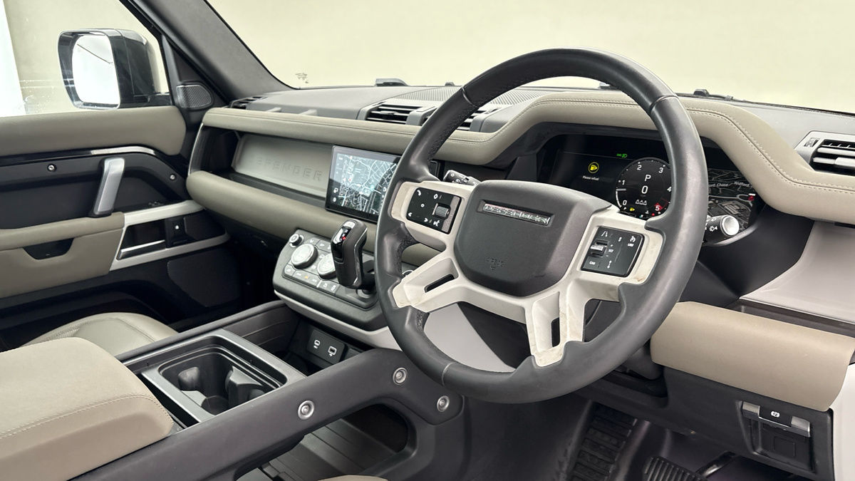 Used Land Rover Defender 110 2022 for sale - 77189041: Photo 5