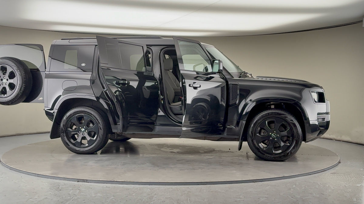 Used Land Rover Defender 110 2022 for sale - 77189041: Photo 56