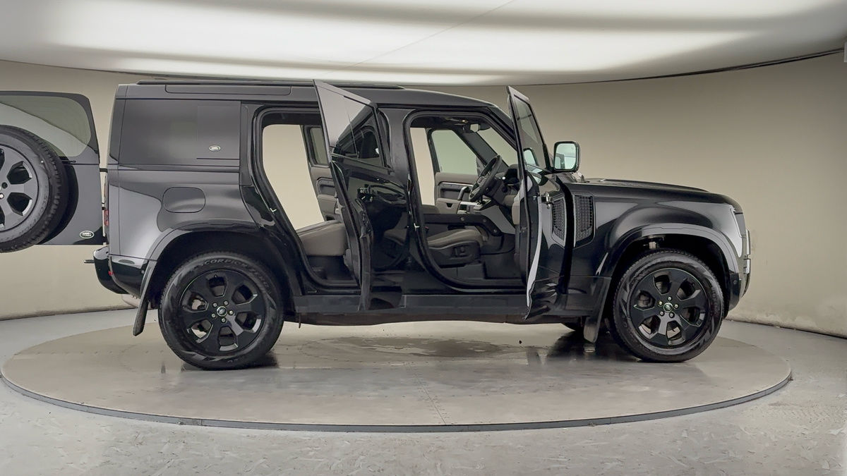 Used Land Rover Defender 110 2022 for sale - 77189041: Photo 57