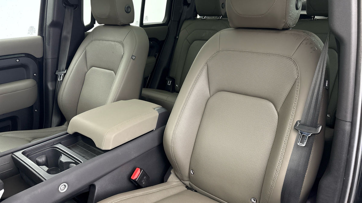 Used Land Rover Defender 110 2022 for sale - 77189041: Photo 7