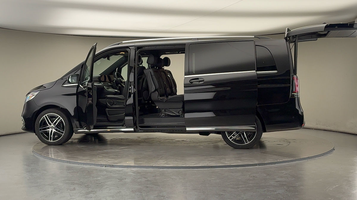 Used Mercedes-Benz V-Class 2025 for sale - 76280808: Photo 46