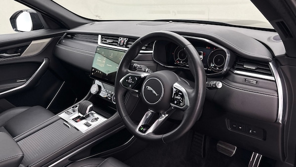 Used Jaguar F-Pace 2023 for sale - 76093230: Photo 5