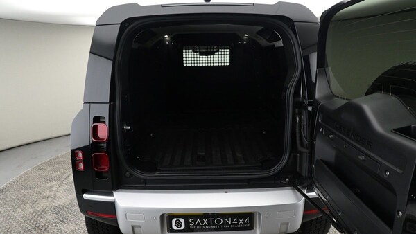 Used Land Rover Defender 110 2022 for sale - 73879697: Photo 10