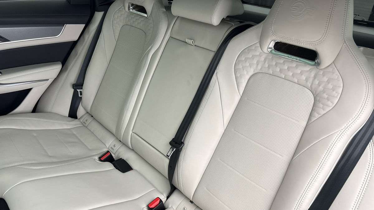 Used Jaguar F-Pace 2022 for sale - 76081579: Photo 8