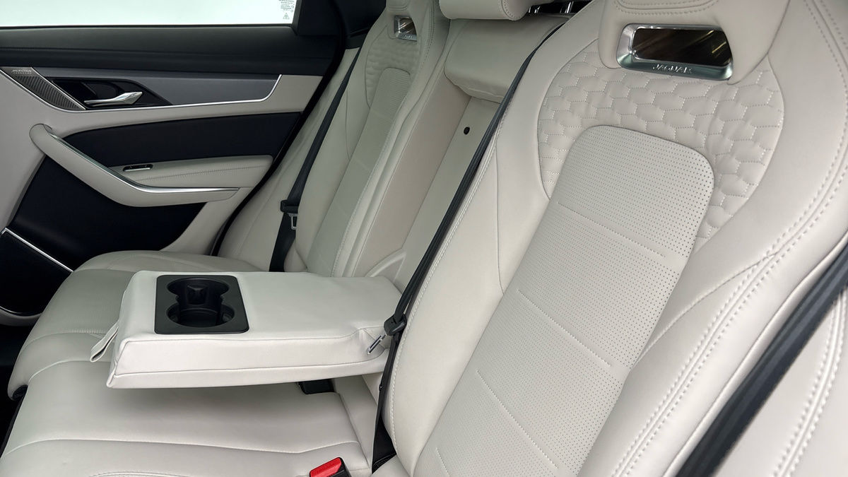 Used Jaguar F-Pace 2022 for sale - 76081579: Photo 9