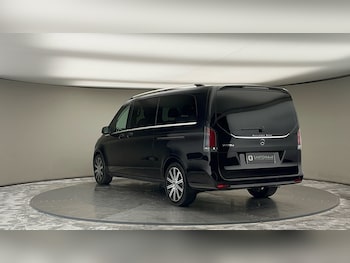Used Mercedes-Benz V-Class 2024 for sale - 75704581: Photo