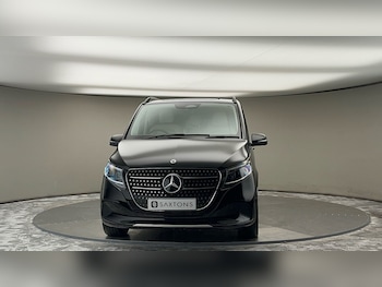 Used Mercedes-Benz V-Class 2024 for sale - 75704581: Photo