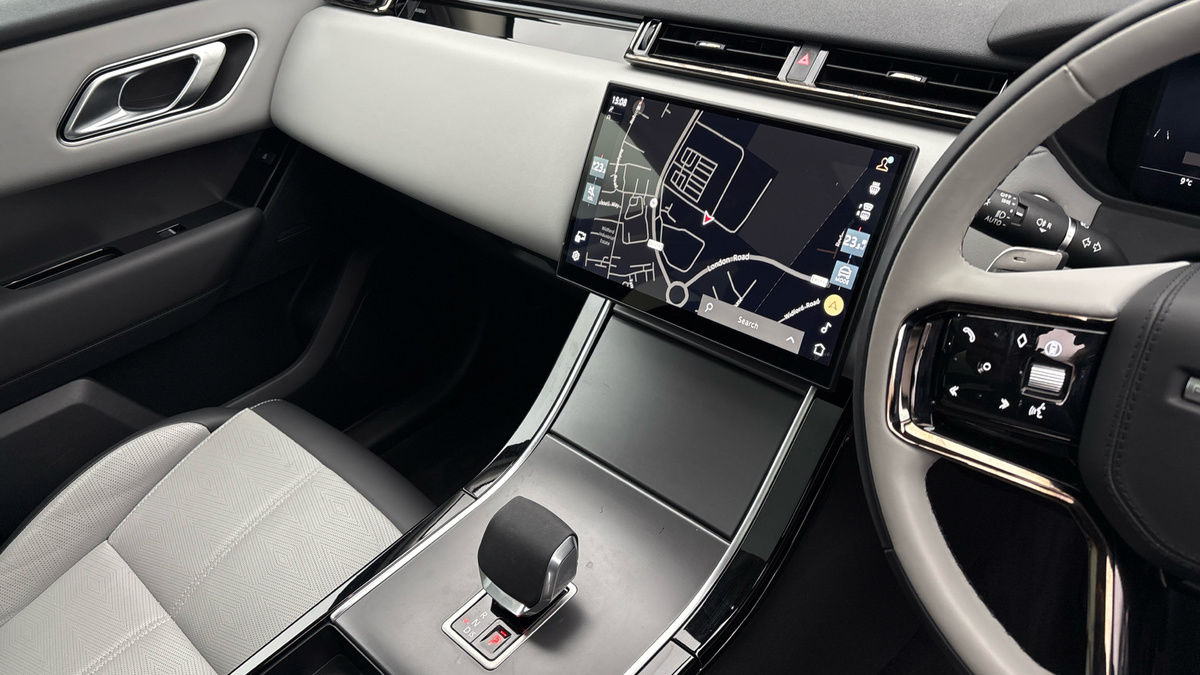 Used Land Rover Range Rover Velar 2025 for sale - 77356965: Photo 18