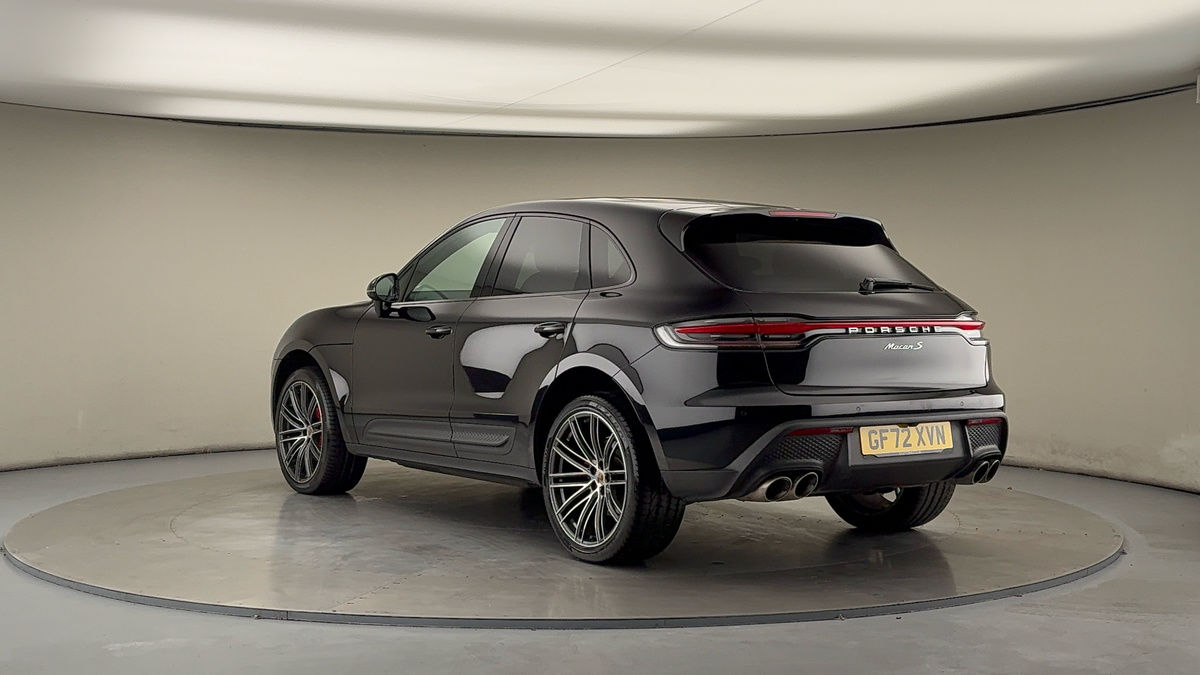 Used Porsche Macan 2022 for sale - 76236447: Photo 2