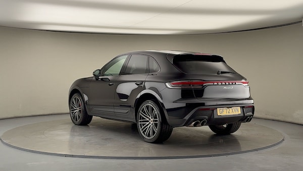 Used Porsche Macan 2022 for sale - 76236447: Photo 2