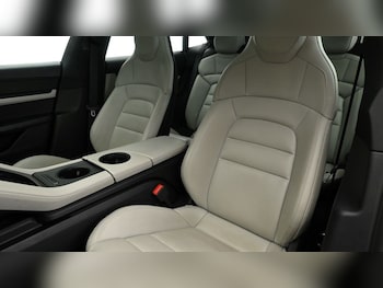 Used Porsche Taycan 2022 for sale - 75398528: Photo