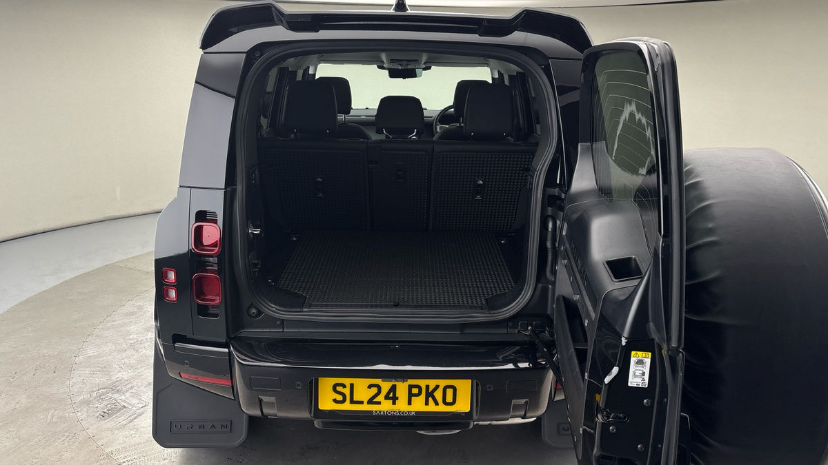 Used Land Rover Defender 2024 for sale - 78213235: Photo 11