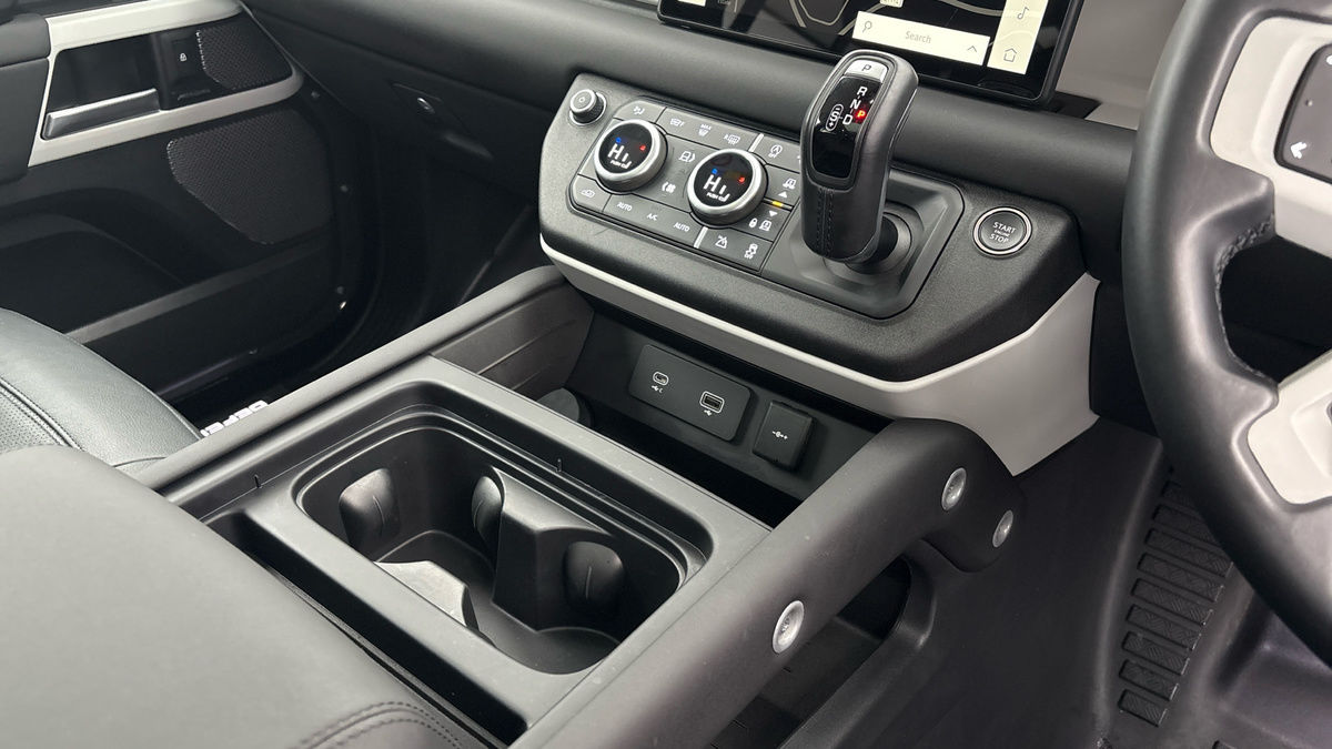 Used Land Rover Defender 2024 for sale - 78213235: Photo 18