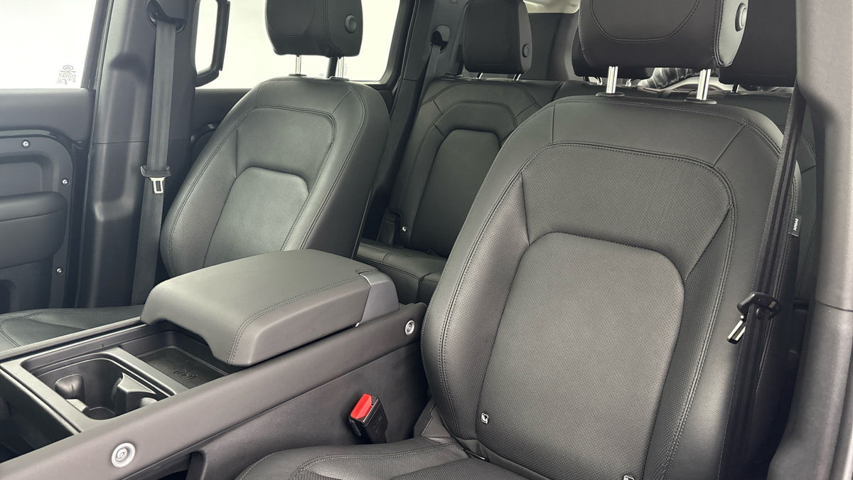 Used Land Rover Defender 2024 for sale - 78213235: Photo 7