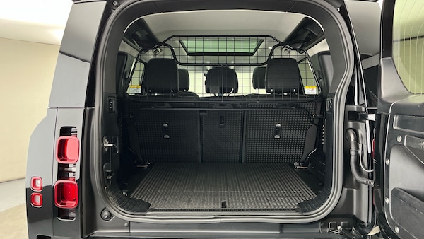 Used Land Rover Defender 110 2022 for sale - 75897766: Photo 11