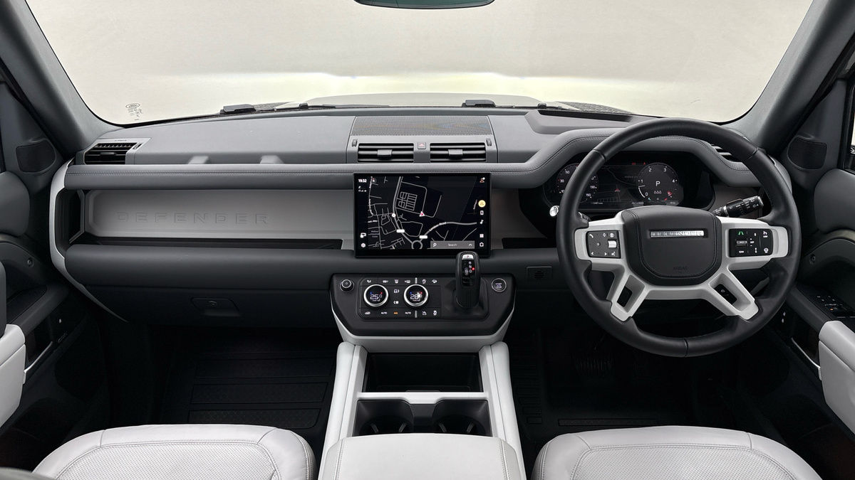 Used Land Rover Defender 90 2024 for sale - 76630357: Photo 12