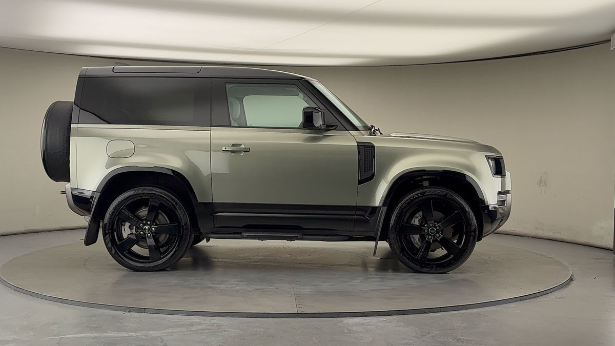 Used Land Rover Defender 90 2024 for sale - 76630357: Photo 16