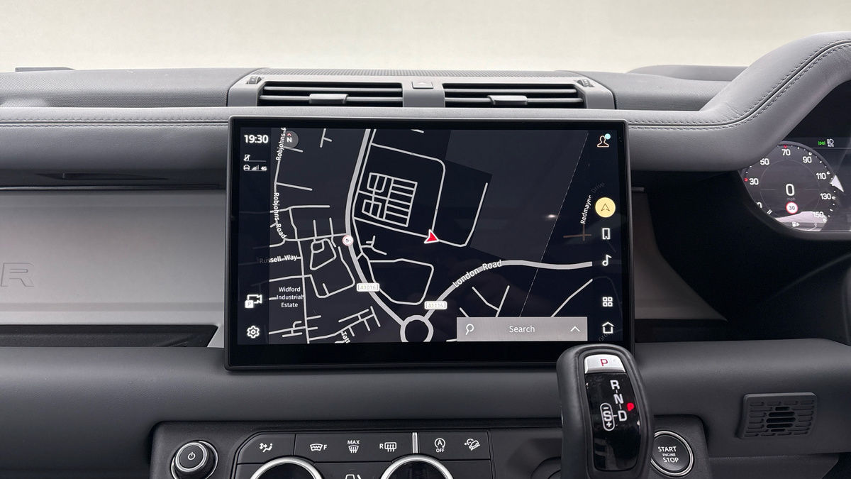 Used Land Rover Defender 90 2024 for sale - 76630357: Photo 17