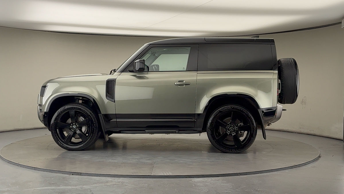 Used Land Rover Defender 90 2024 for sale - 76630357: Photo 28