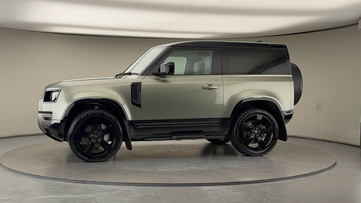 Used Land Rover Defender 90 2024 for sale - 76630357: Photo 29