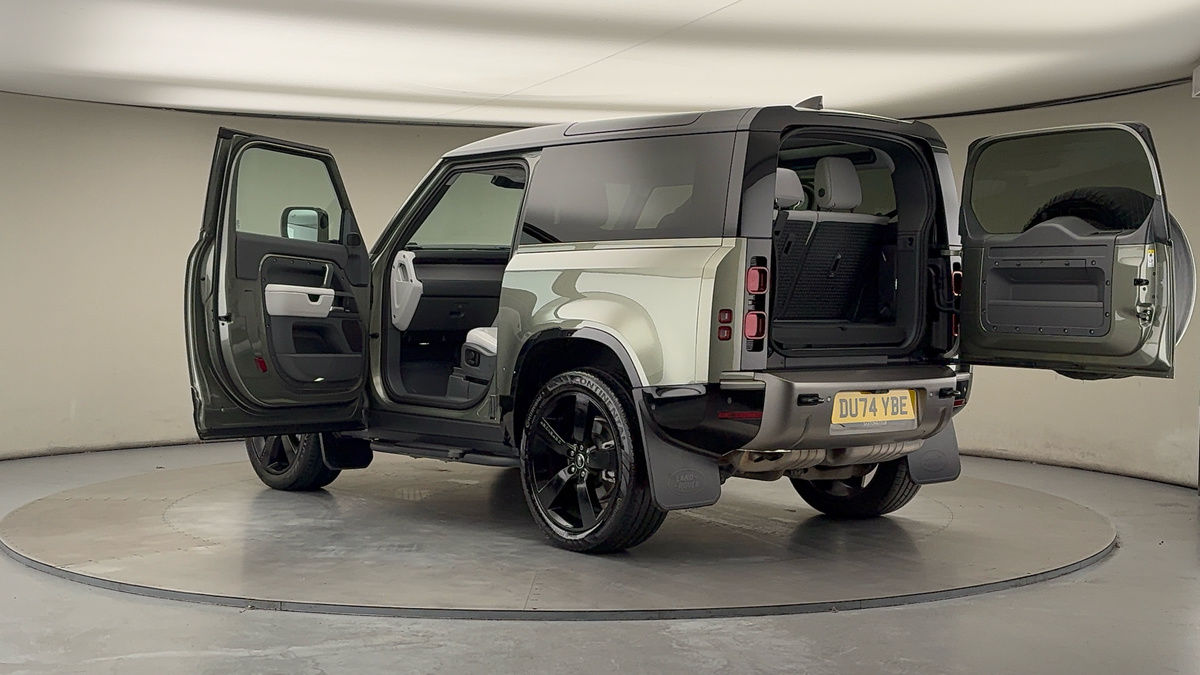 Used Land Rover Defender 90 2024 for sale - 76630357: Photo 44