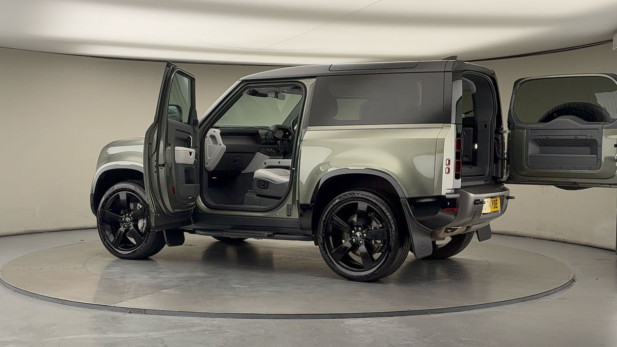 Used Land Rover Defender 90 2024 for sale - 76630357: Photo 46