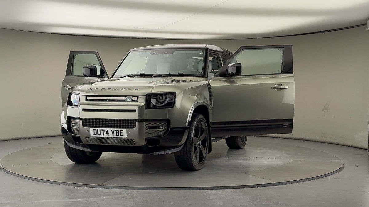 Used Land Rover Defender 90 2024 for sale - 76630357: Photo 51