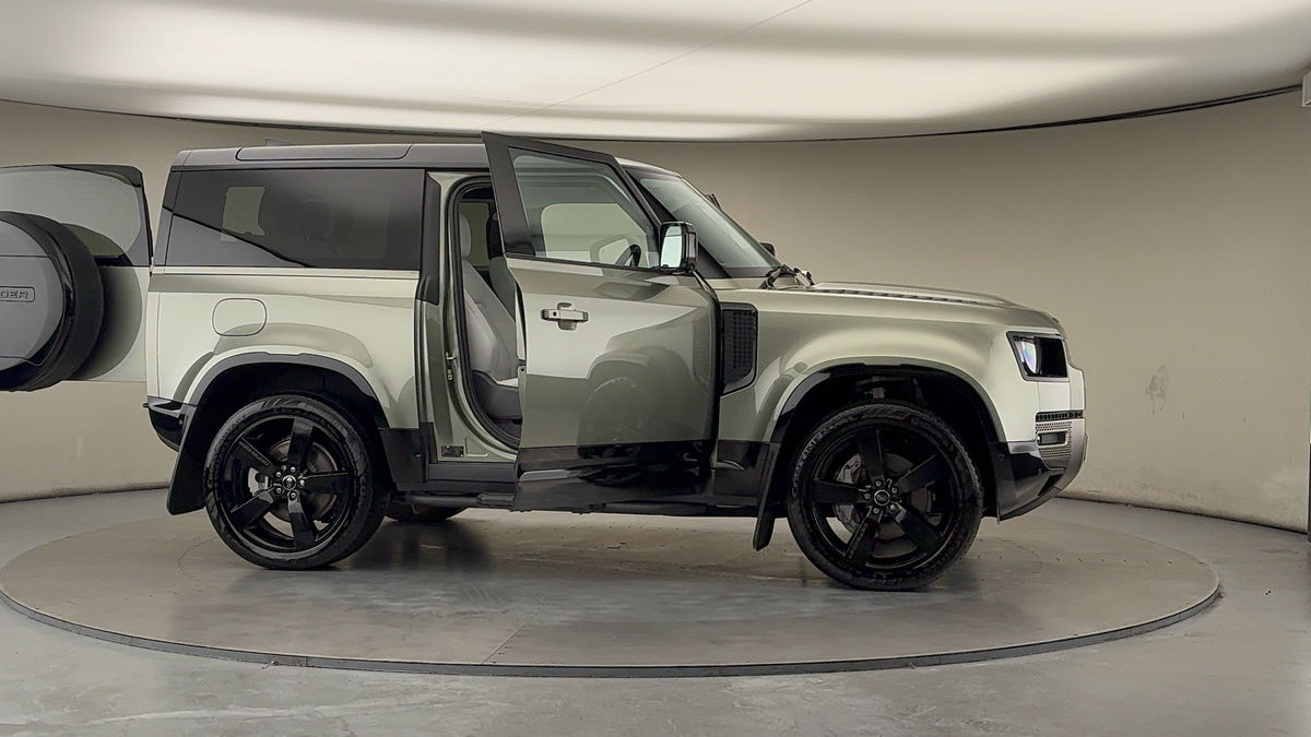 Used Land Rover Defender 90 2024 for sale - 76630357: Photo 56